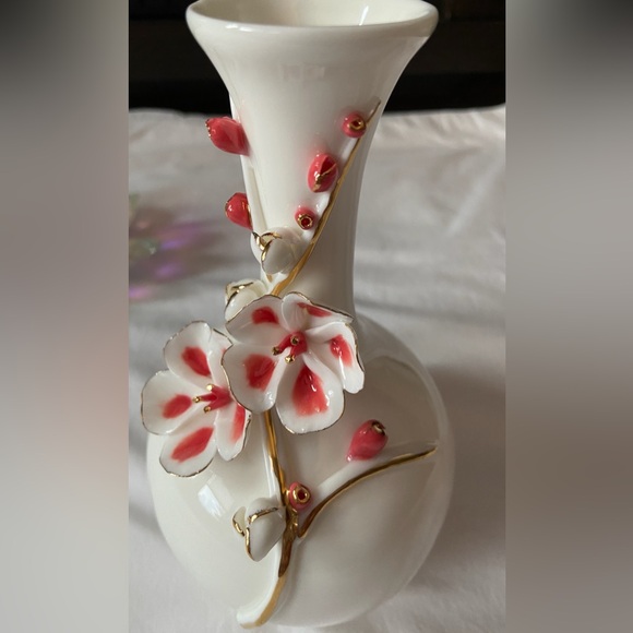 🌷NWT Delicate,Simple Beautiful,Small Bud Vase,Great 4 Flowers,Gift,Collectible🌸 - Picture 4 of 16